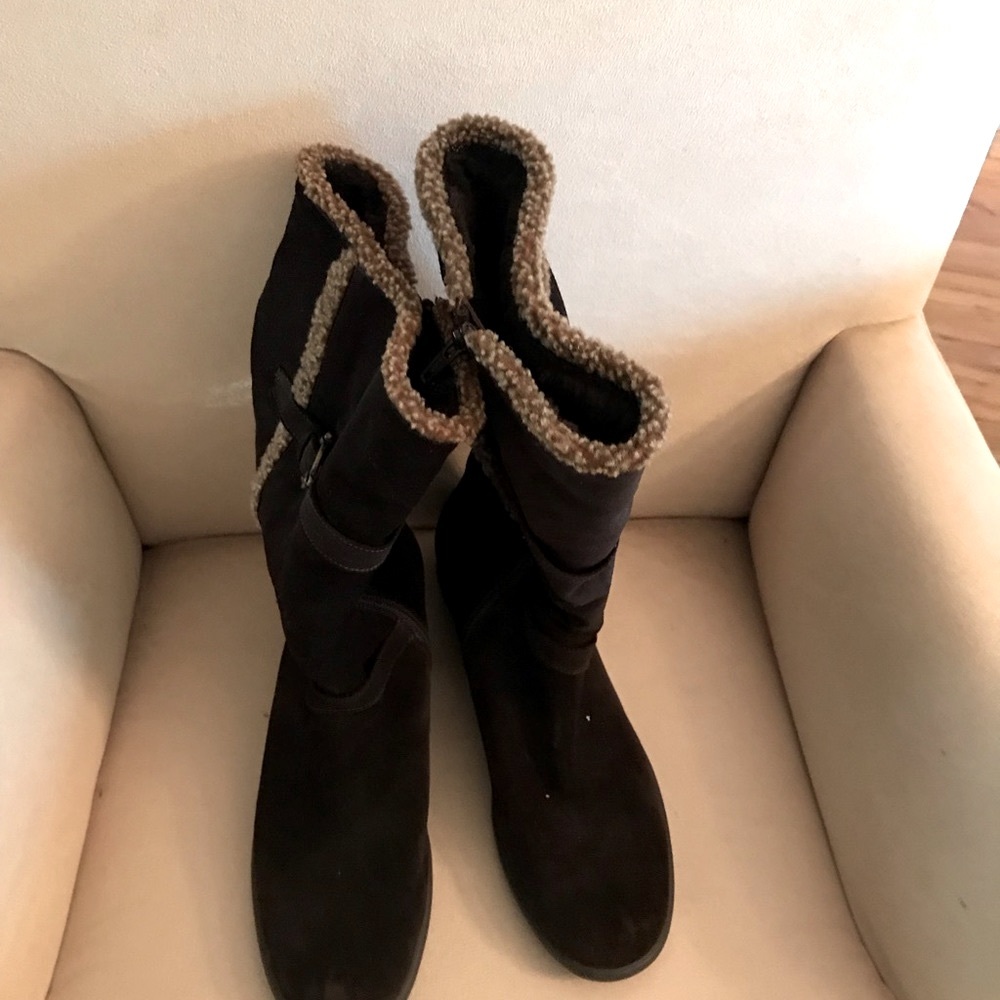 Beautiful Suede Stuart Weitzman Boot